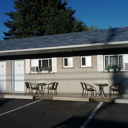 Motel Montgolfiere Jp Сен-Жан-сюр-Ришелье Экстерьер фото