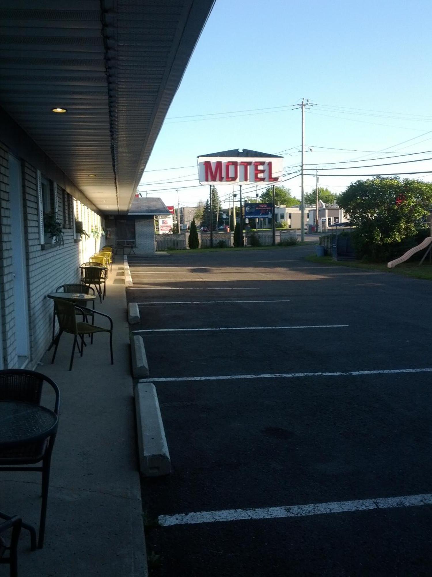 Motel Montgolfiere Jp Сен-Жан-сюр-Ришелье Экстерьер фото