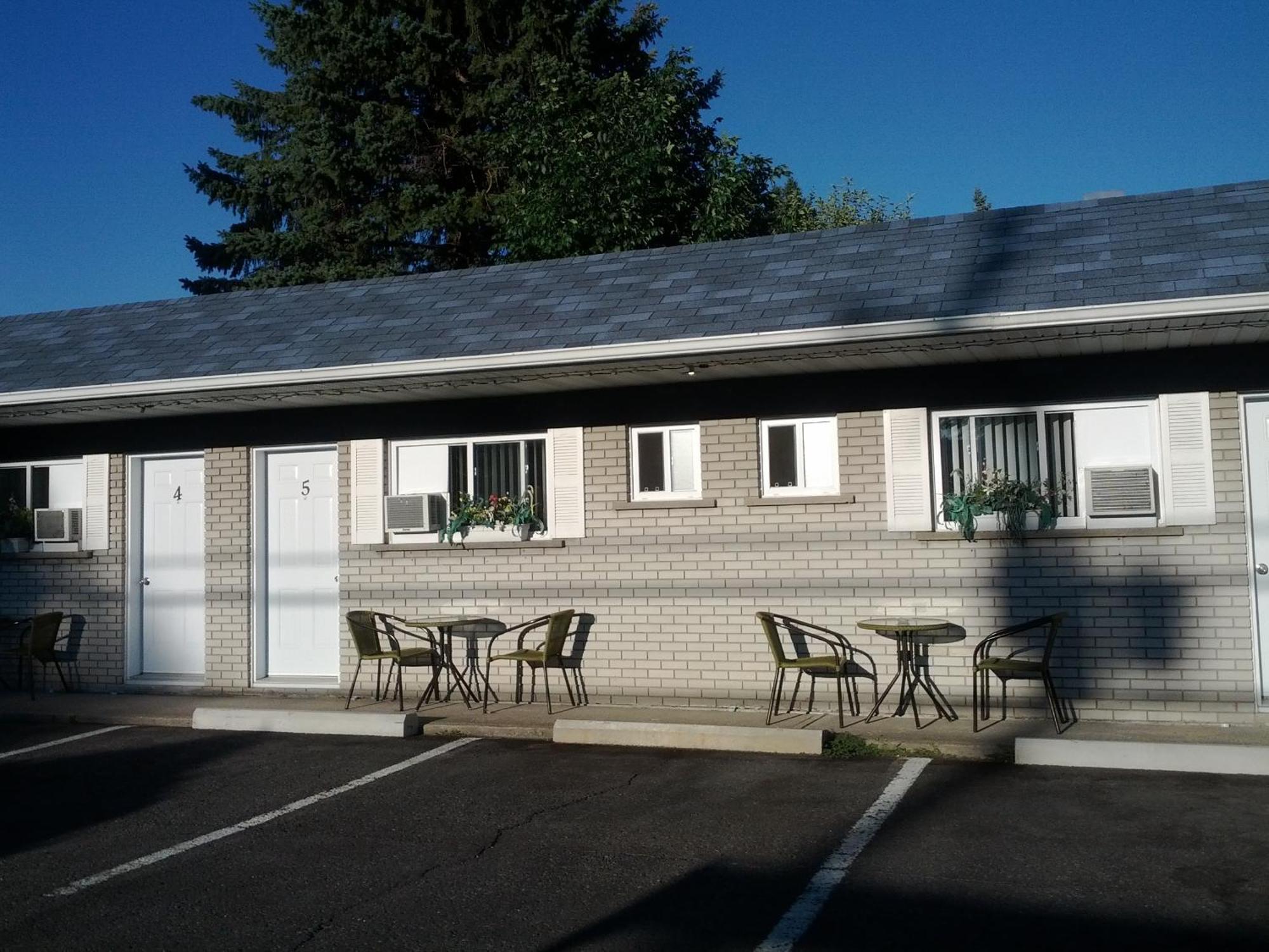 Motel Montgolfiere Jp Сен-Жан-сюр-Ришелье Экстерьер фото